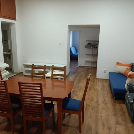 Big Cozy - Skyfall Apartment 3 Bdrm 6 Beds 1&Half Baths بودابست المظهر الخارجي الصورة